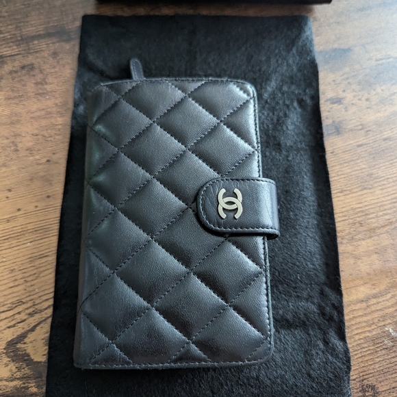 SOLD!! Chanel Wallet - Picture 2 of 10